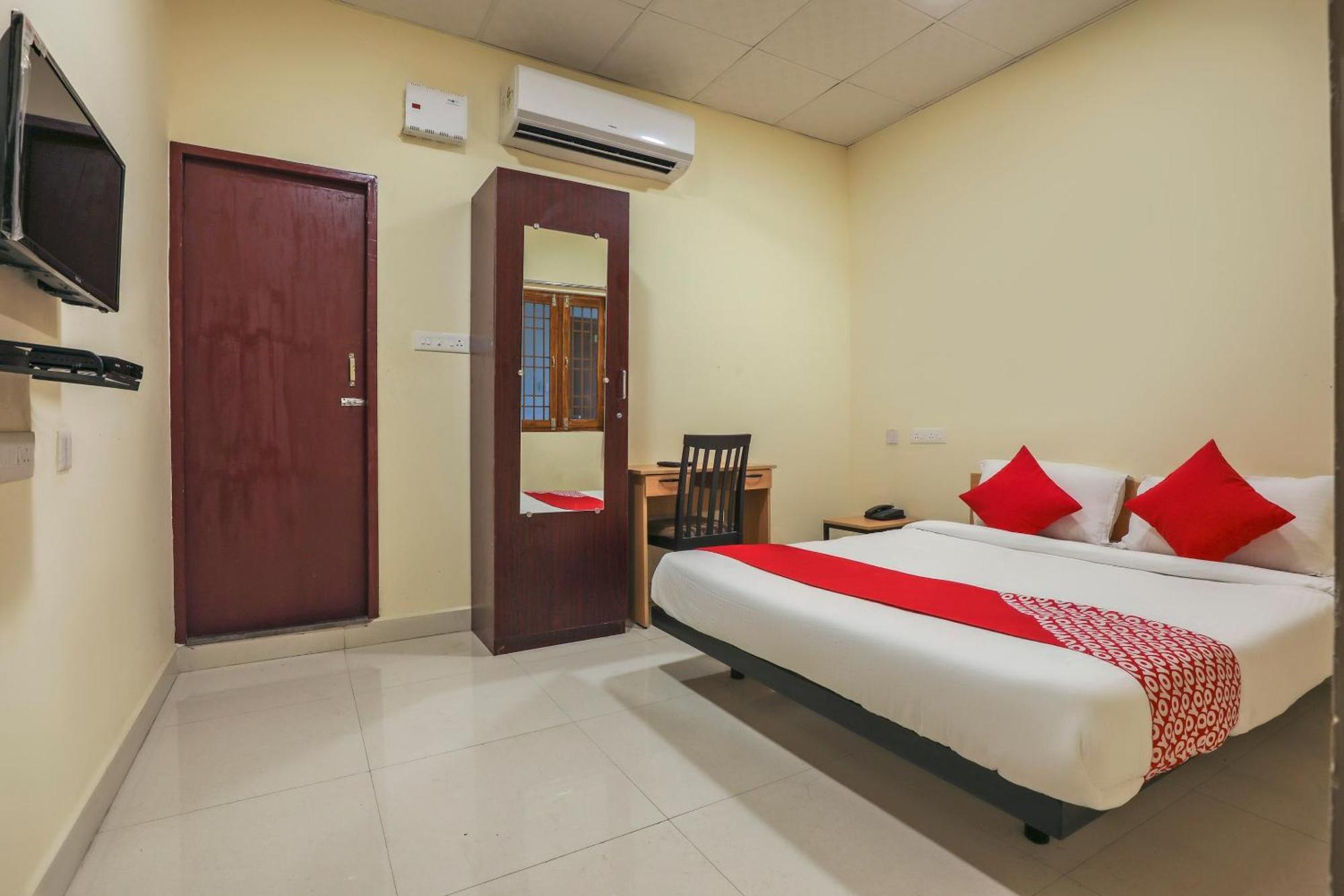 Hotel O Om Sakthi Hotel Puducherry Exterior foto