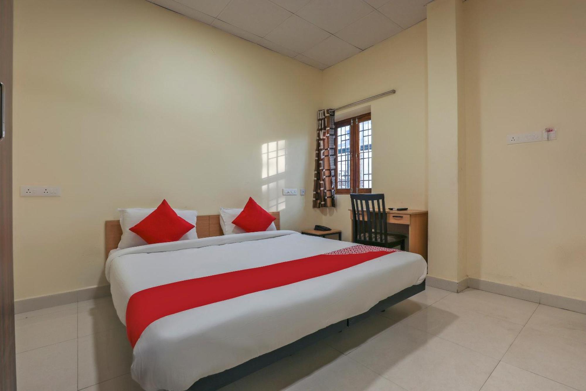 Hotel O Om Sakthi Hotel Puducherry Exterior foto